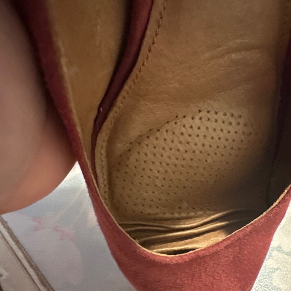 Corso Como lush red/plum red suede pump heel shoes size 6.5 M - Picture 5 of 12